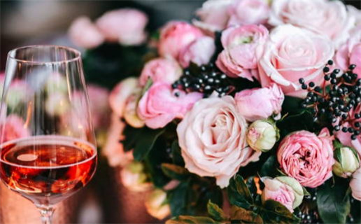 2028年11月06日老黄历适合举办婚礼吗