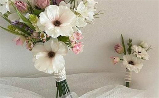 今天农历二〇三二年六月初一黄历领证不适宜吗,领证吉日