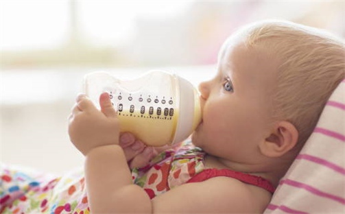 黄姓男生阳光活泼名字大全，含详细五行分析