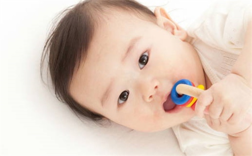 周姓2026年04月18日出生的男孩子五行缺什么？如何科学取名