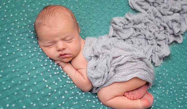 何姓女孩子取名